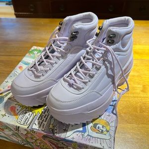 We de ges sneakers , white lavand! New